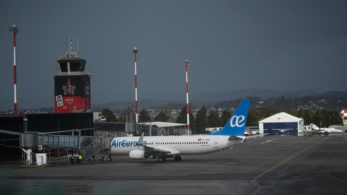 Archivo - Aeropuerto de Alvedro (A Coruña)