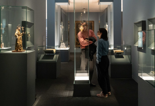 Archivo - Exposición 'Tesouros Reais' en el Museo Centro Gaiás.