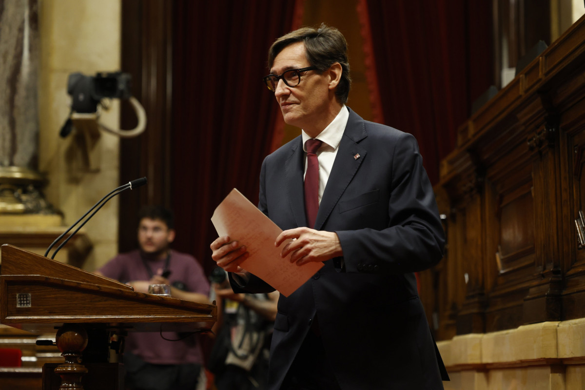 El candidat a la investidura per presidir la Generalitat de Catalunya, Salvador Illa, intervé en el debat del ple d'investidura, en el Parlament de Catalunya, a 8 d'agost de 2024, a Barcelona, Catalunya (Espanya). Avui se celebra el ple d'inves