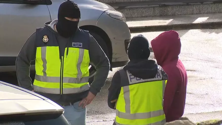 Policias de paisano en una reciente redada antidroga en O Salnu00e9s