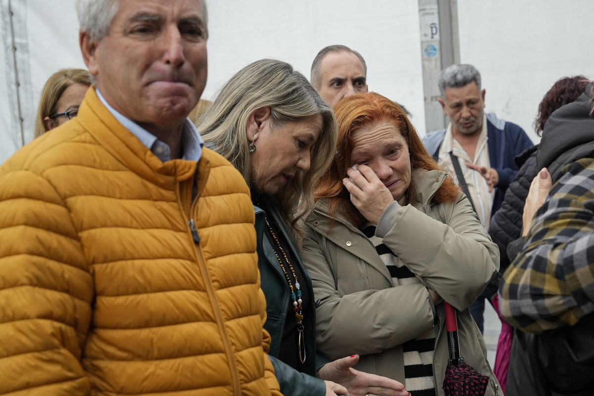 Minuto de silencio en el municipio pontevedrés de Baiona en memoria de la mujer hallada muerta en la vivienda de su expareja.