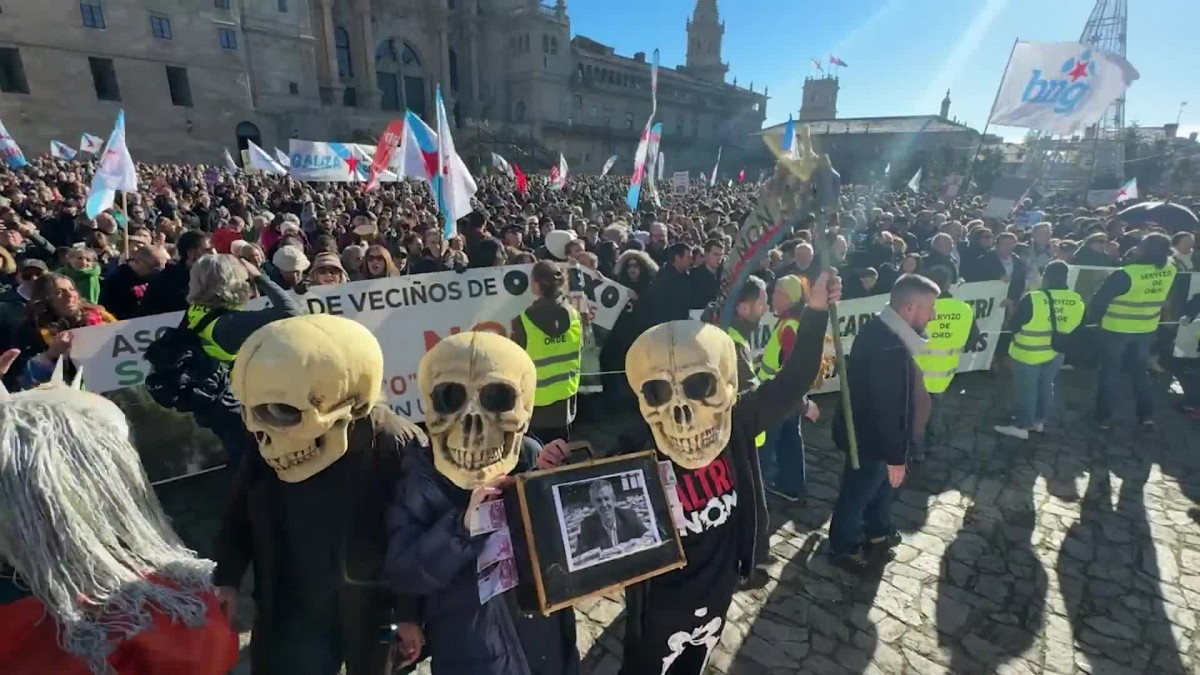 Video de la lectura del manifiesto contra Altri en la manifestación en Santiago