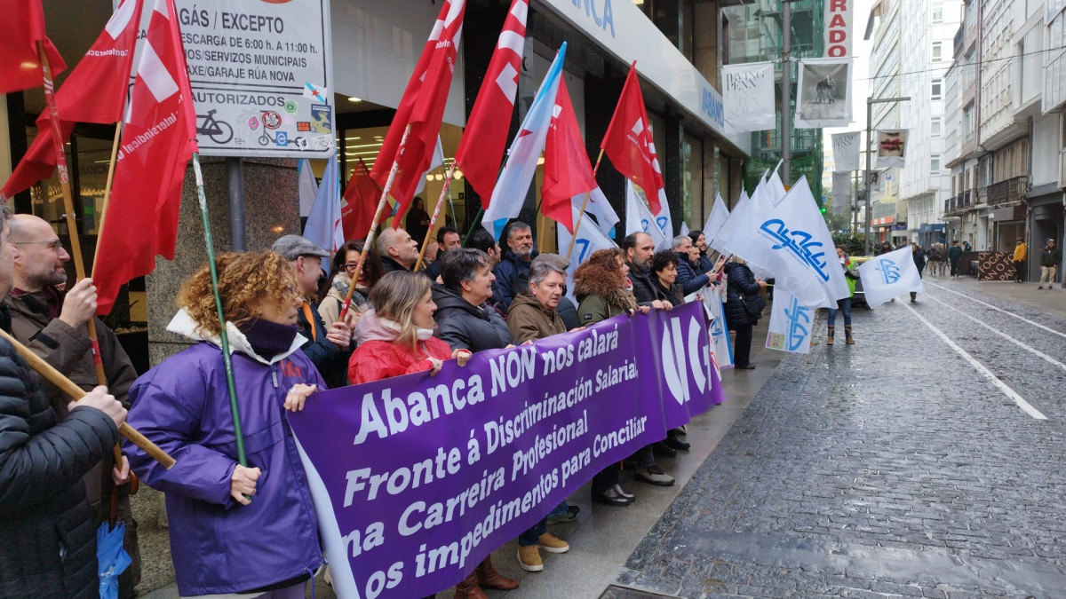 Protesta de trabajadores de Abanca en A Coruña